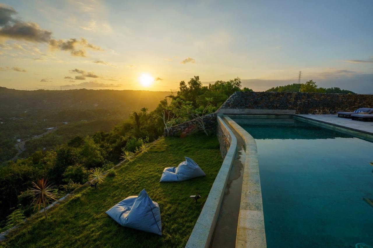 Villa Santosa Heights Kuta  エクステリア 写真